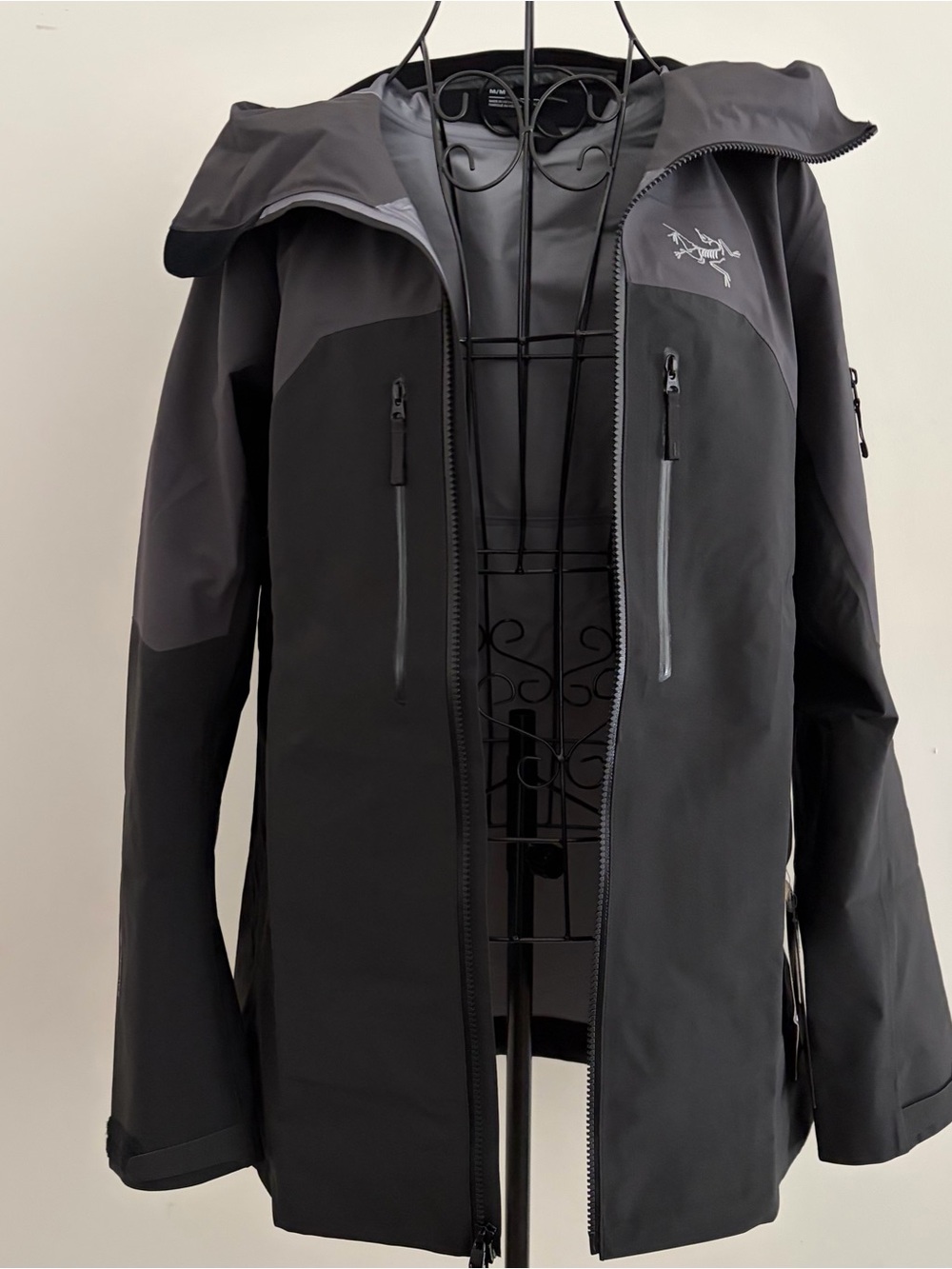 Arc'teryx Women's Two-Tone Hooded Ski Shell Jacket Black & Gray